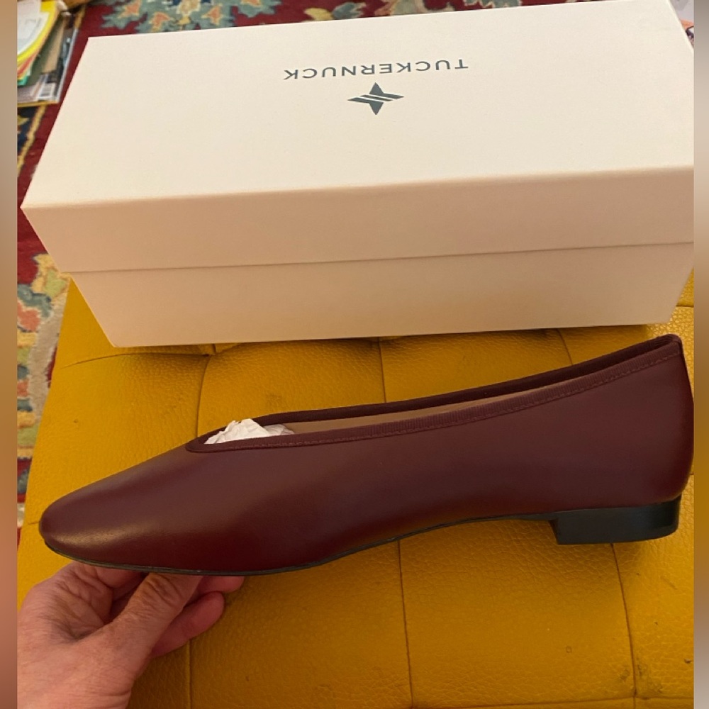 Nina Flats NIB timeless oxblood color!